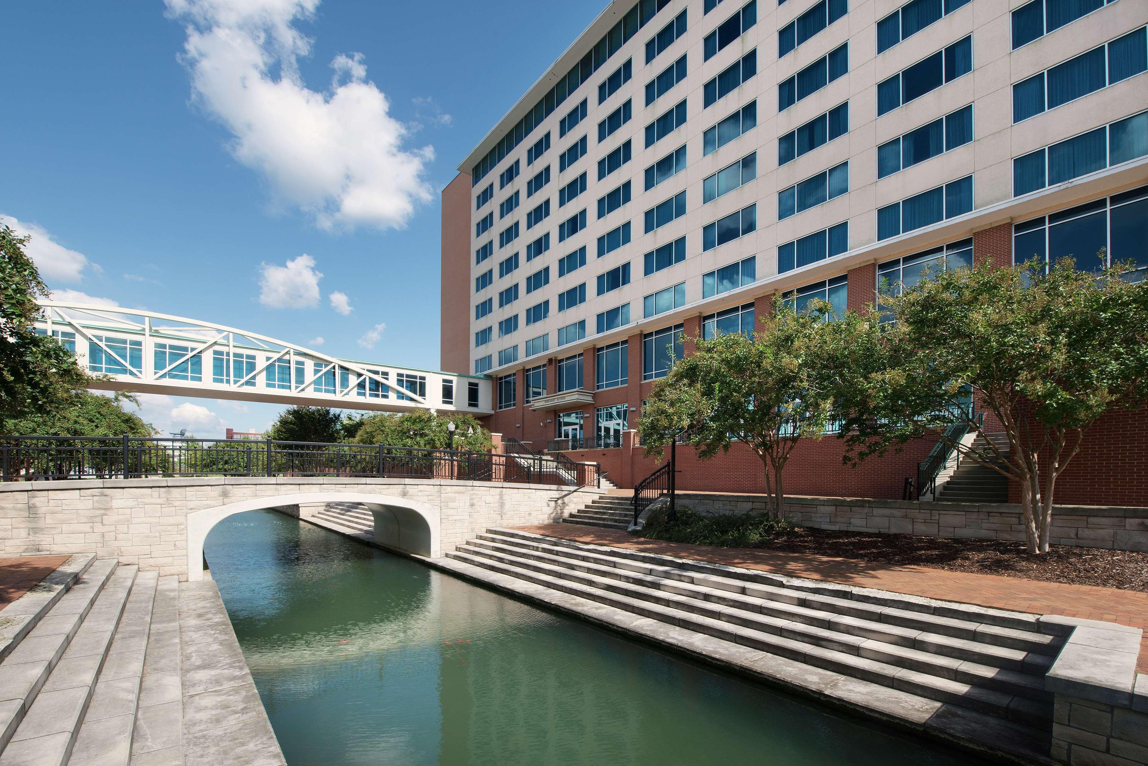 Embassy Suites Huntsville Exteriör bild