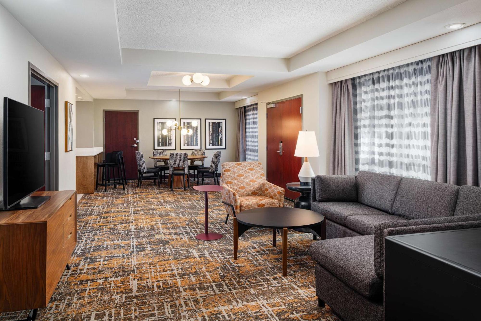 Embassy Suites Huntsville Exteriör bild